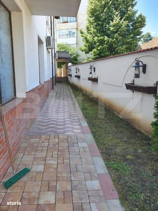 Spatiu comercial de 641 mp, 825 mp teren, Campina