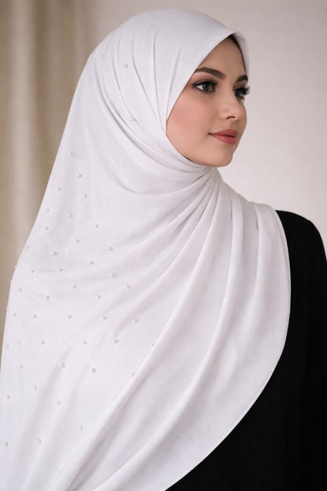 Платья и платок для женщин