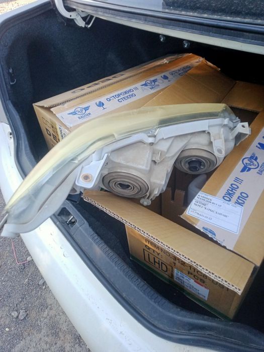 Продам фары на камри 50