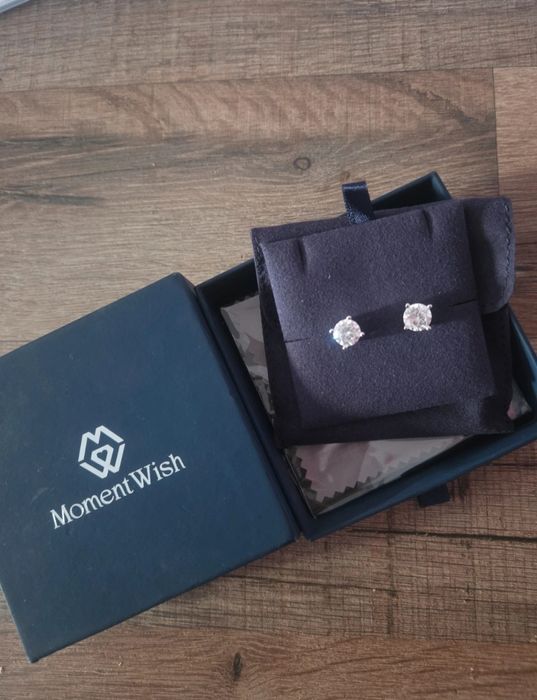 Cercei eleganți cu moissanite- strălucire deosebită