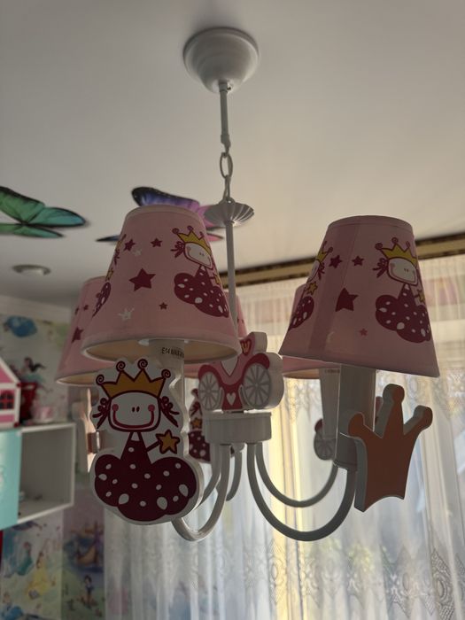 Продам люстру в детскую