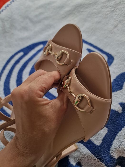 Vand sandale Catwalk elegante,foarte comode.