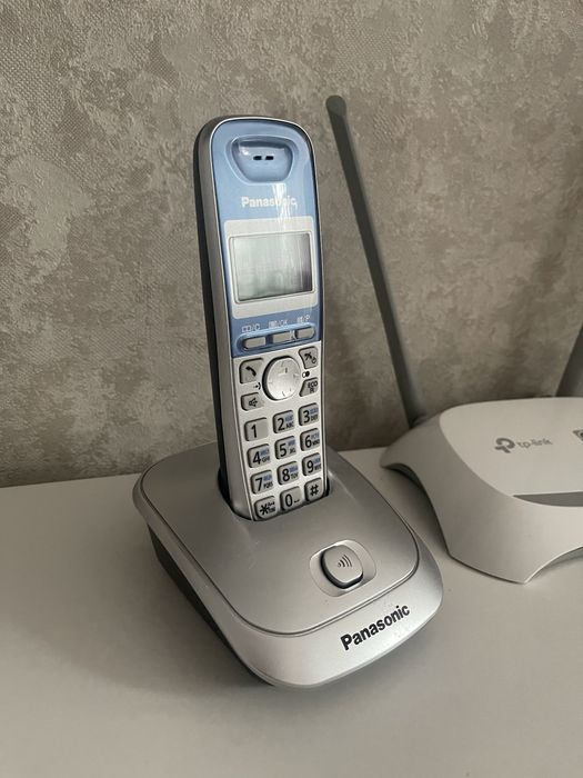 Продам телефон домашний с базой panasonic