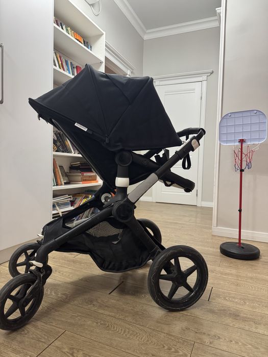 Универсальная коляска с люлькой Bugaboo Fox 2