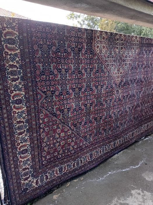 Продавам Персийски килим