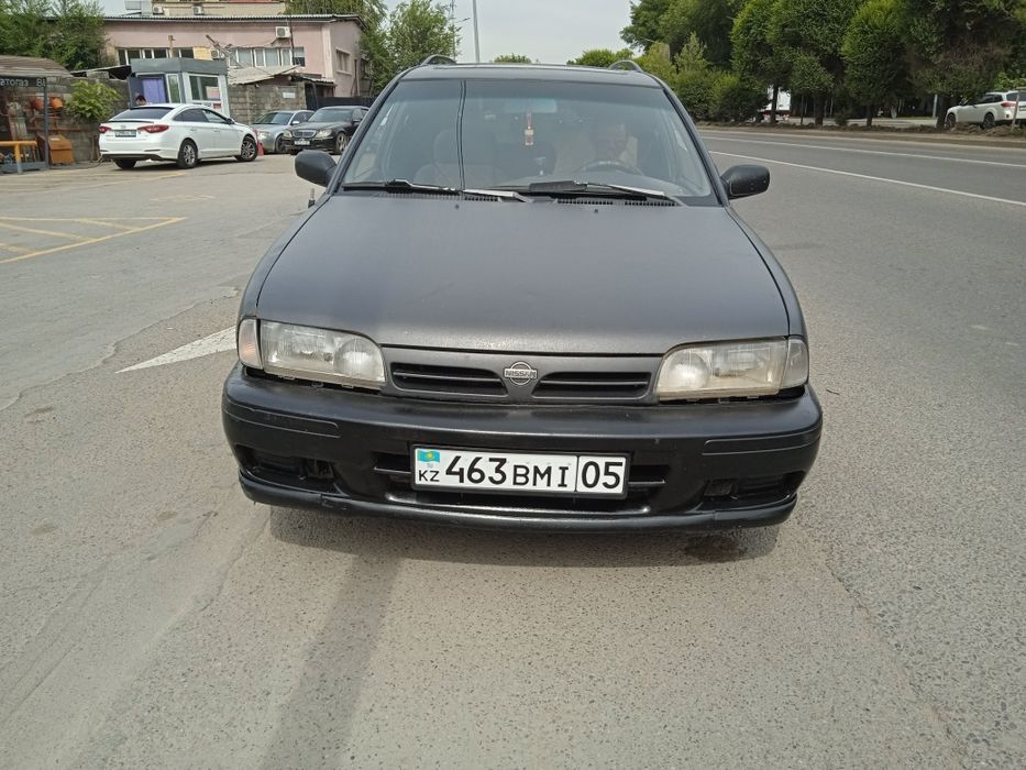 Nissan primera универсал 1993