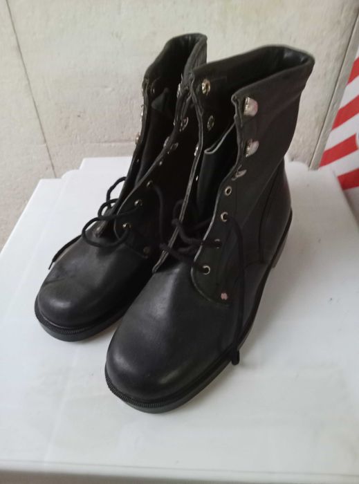 Продавам кубинки -нови от естествена кожа