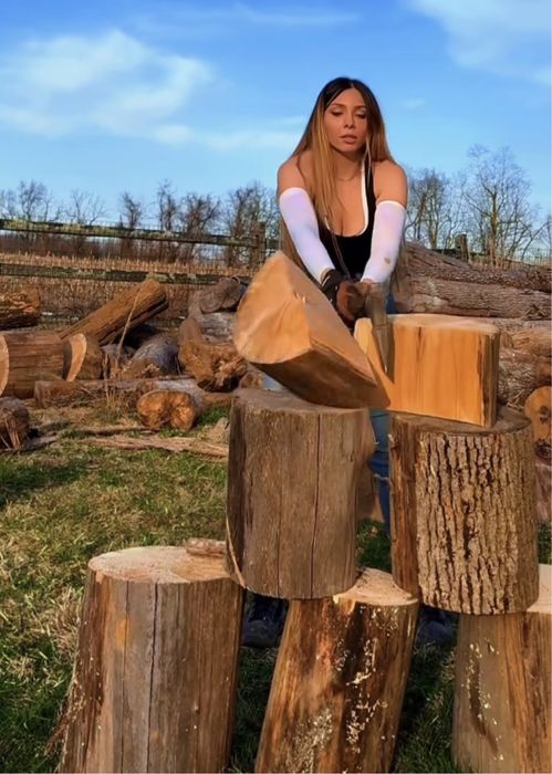 Колуны .Колун для рубки чурок .Топоры