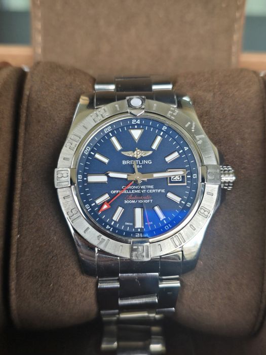 Breitling Avenger II GMT 43  BLUE DIAL