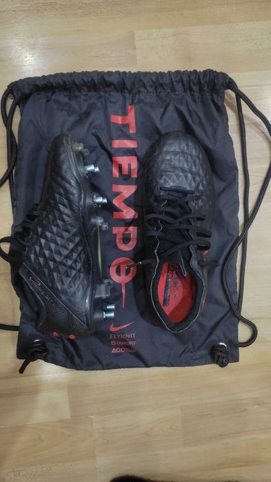 Професионални футболни бутонки - TIEMPO