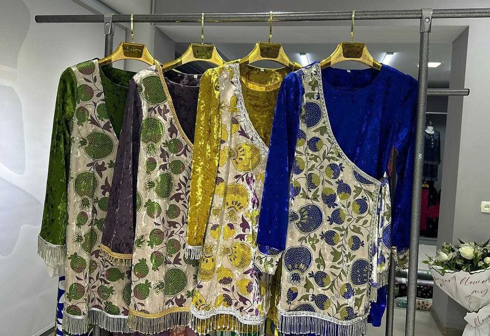 Безакли, тошли аёллар либослари