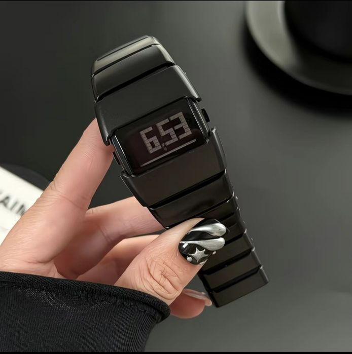 Часы необычной форме