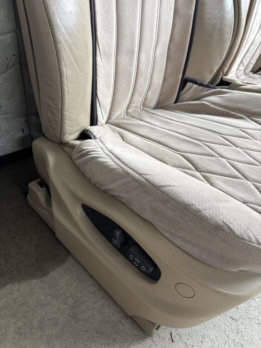 Сиденья передние