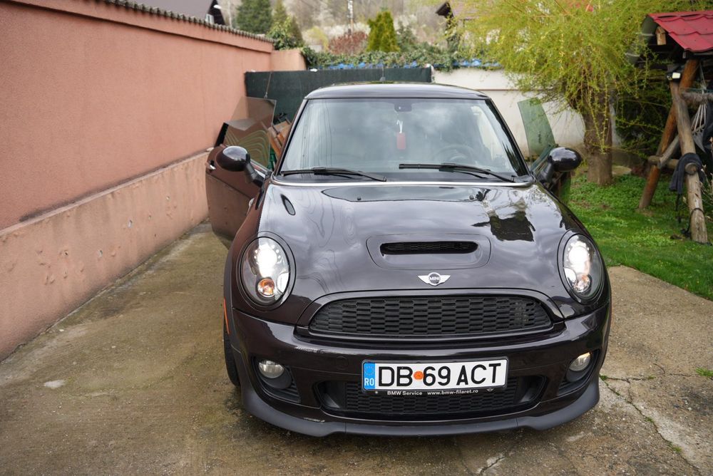 Mini Cooper S Mini Cooper S 1.6 Turbo 184 CP / Plafon panoramic / Piele / Întreținut