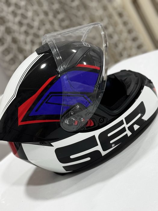 Мотоциклетный шлем продам