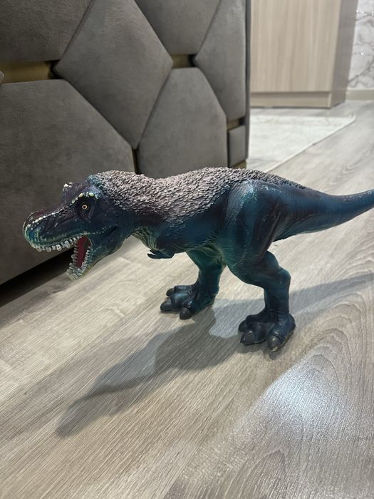 Продам игрушки .