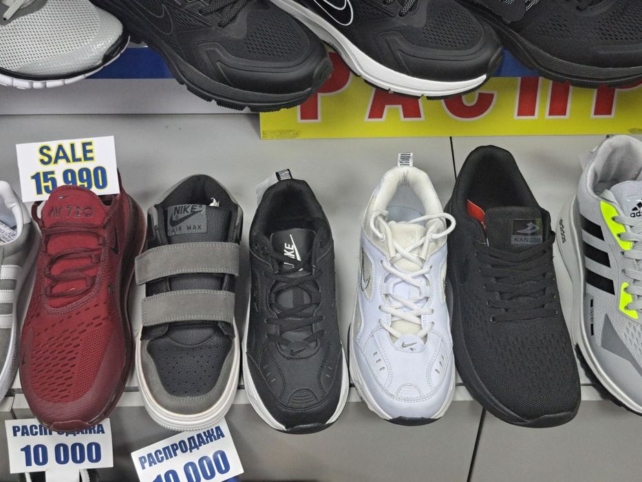 Продадим кроссовки новые
