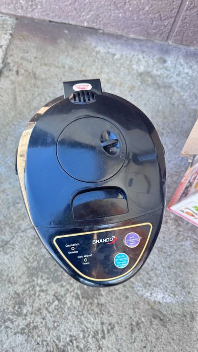 Продам термопот 6,8 л новый