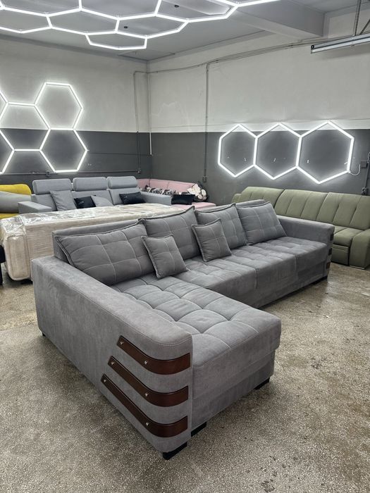 Coltar mare extensibil cu lada de depozitare