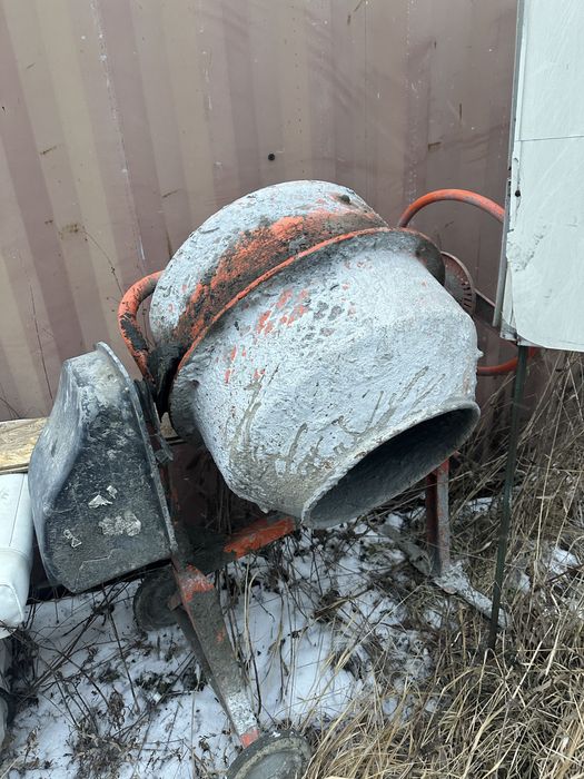 Бетоносмеситель (бетономешалка)