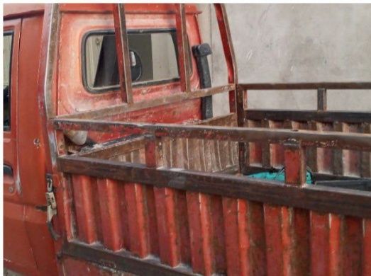 Matarolla qizil kabinali