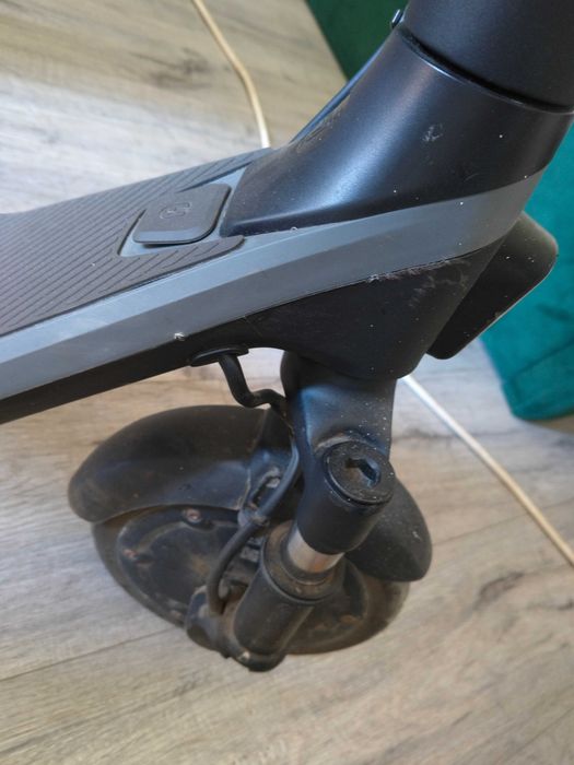 Vând trotineta Electrica Ninebot Kikescooter e2