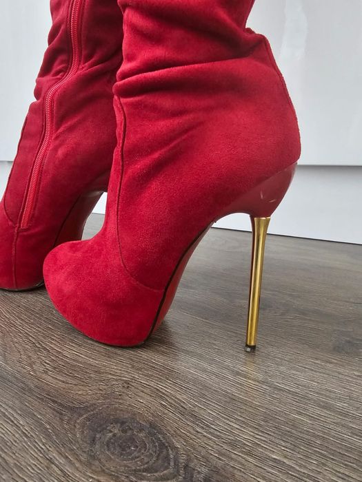 продам шикарные ботфорды