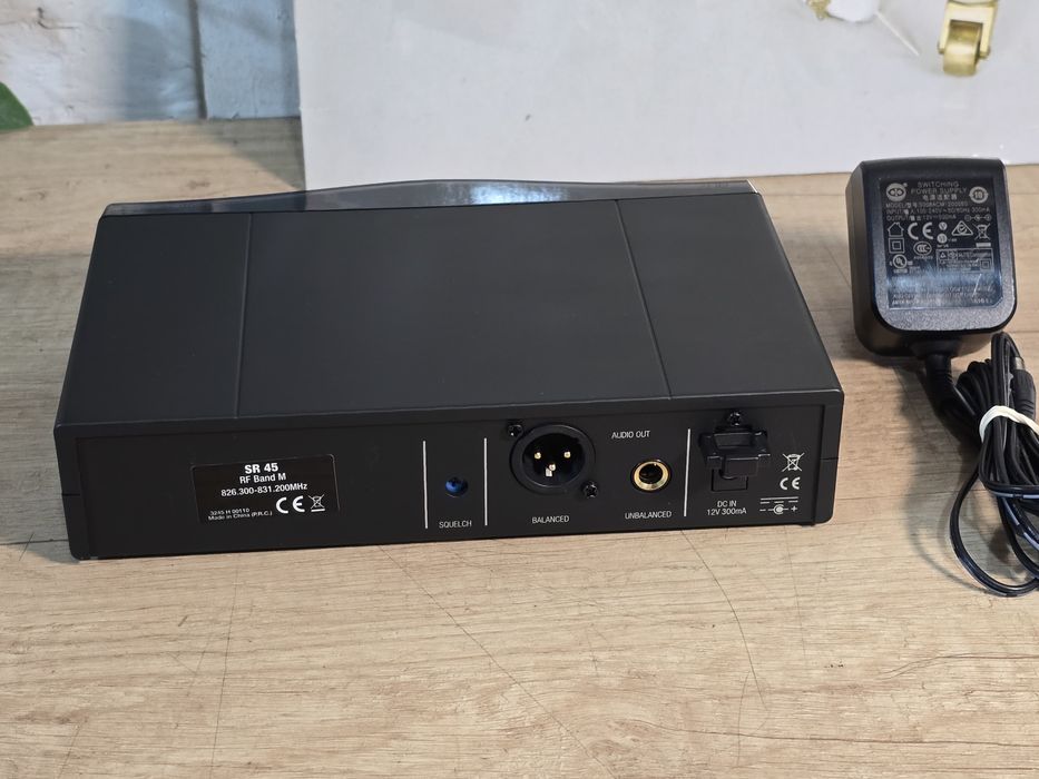 Receptor wireless AKG Perception Wireless SR45-balanced/unbalanced !