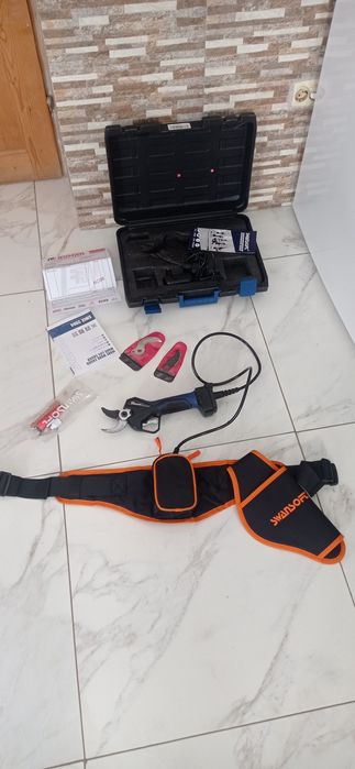 Foarfecă electrică pentru vie sau pomi