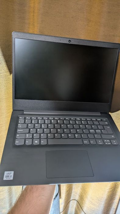 Laptop Lenovo V14-IIL