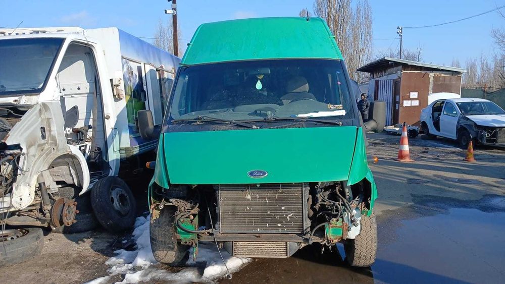 Dezmembrez Ford Transit 2.4 Diesel Din 2002 - D2FA