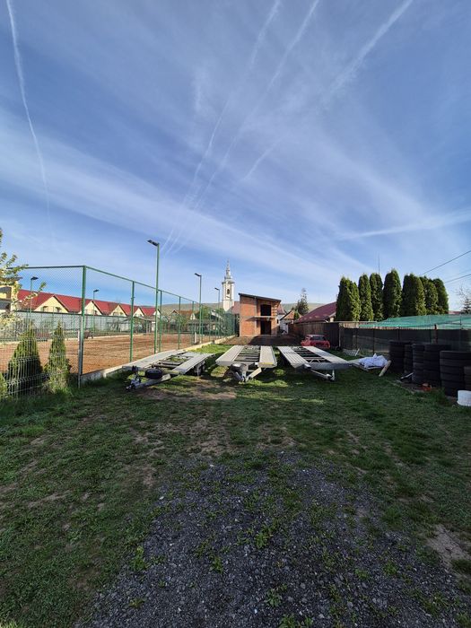 Închiriez Platforme Cluj Mad  8.5 ,4.5 ,5.0 m