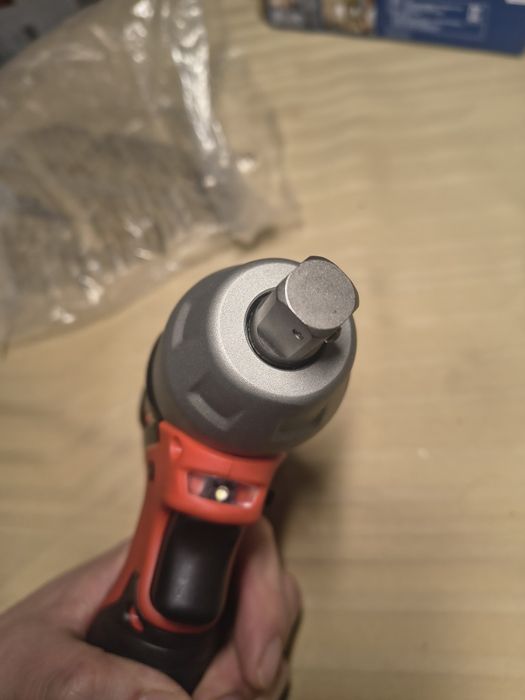 Акумулаторен ударен гайковерт Milwaukee M12 BIW12-0, 12 V, 138 Nm, ½″,