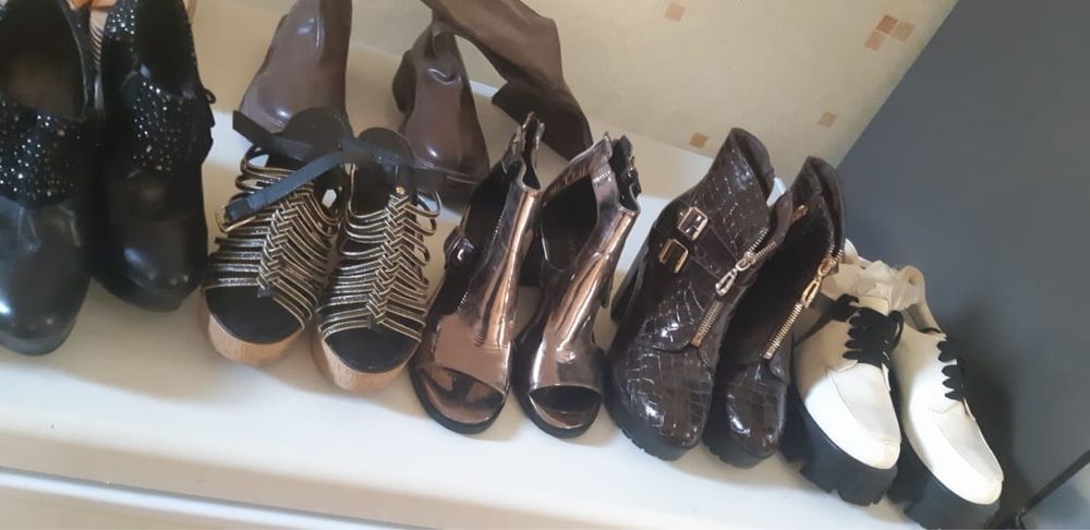 Обувь женская разная