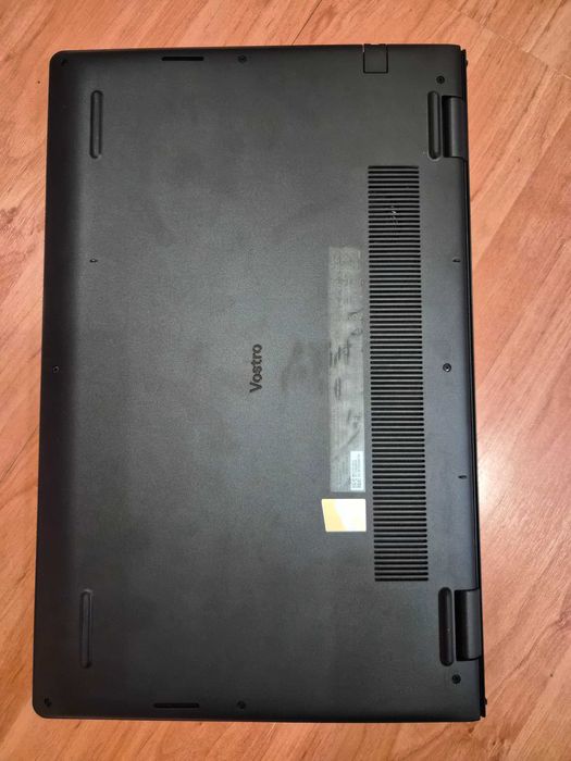 Dell Vostro 15 - 3510