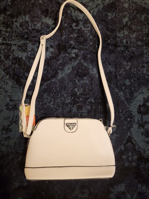 Нови чанти, различни цени