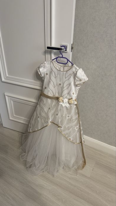 Детский платье белый