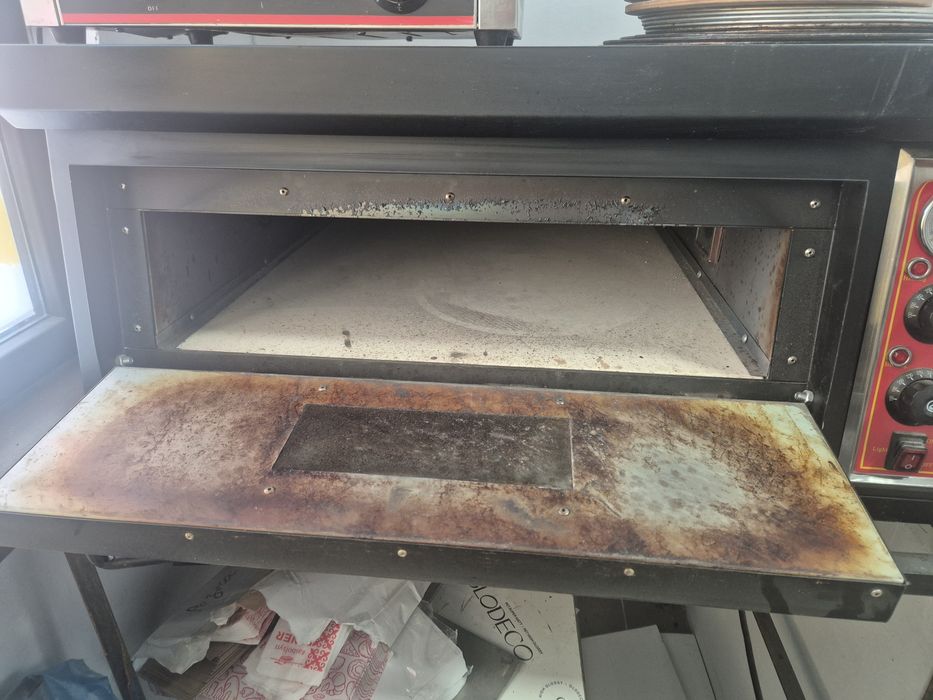 В хорошем состоянии пицца печ