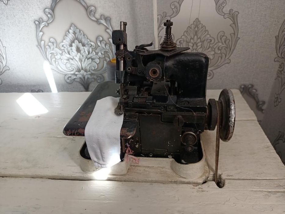 Швейная машинка + оверлог
