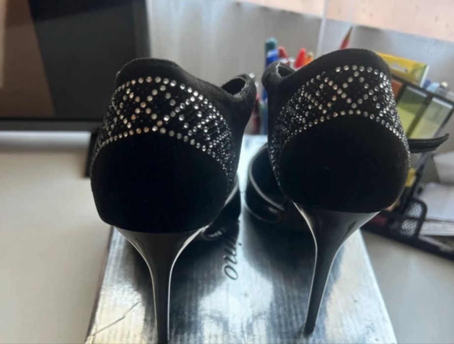 Pantofi cu toc eleganți