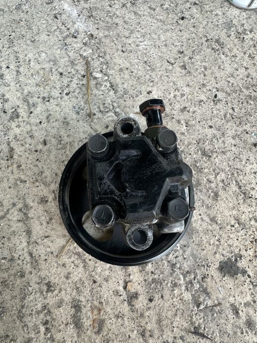 Хидравлична помпа Хюндай Санта Фе / Hyundai Santa Fe 2.7