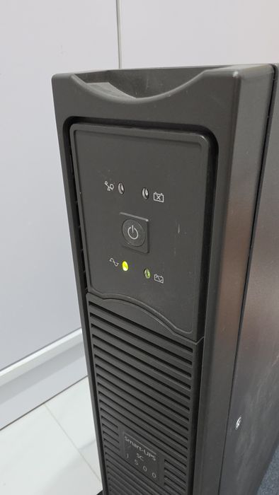 Продам ИБП. APC Smart-UPS 1500.
