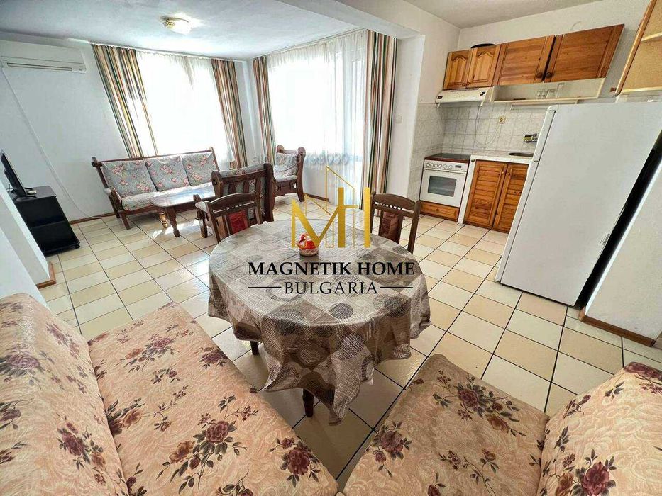 Уютен двустаен апартамент с дворна площадка до морската в ж.к. Лазур