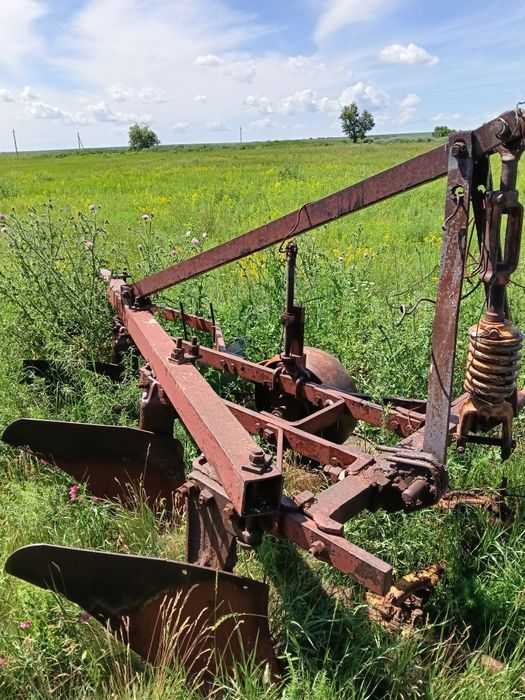 Продам культиватор, плуг и лопату