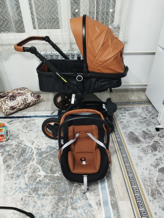 Продам Коляска 2/1