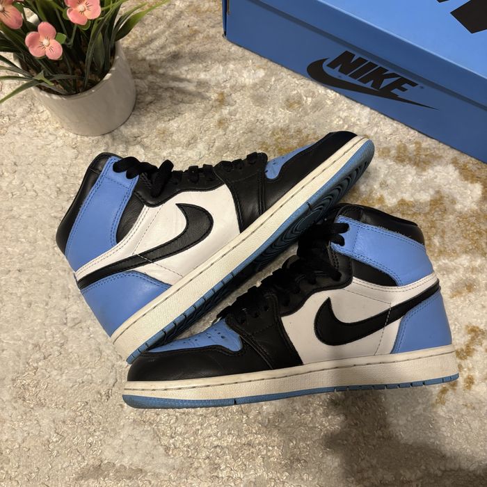 Nike Air Jordan 1 High UNC Toe