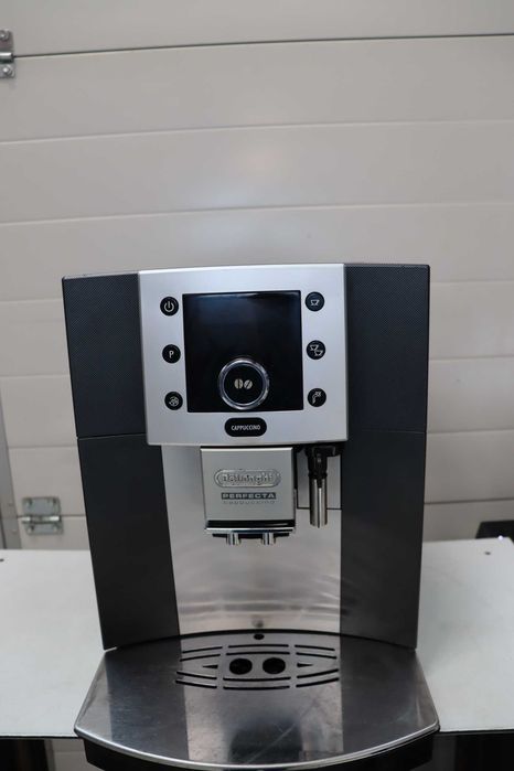 Delonghi ESAM5500B Perfecta Автоматична кафемашина За Еспресо С Функция За Капучино
