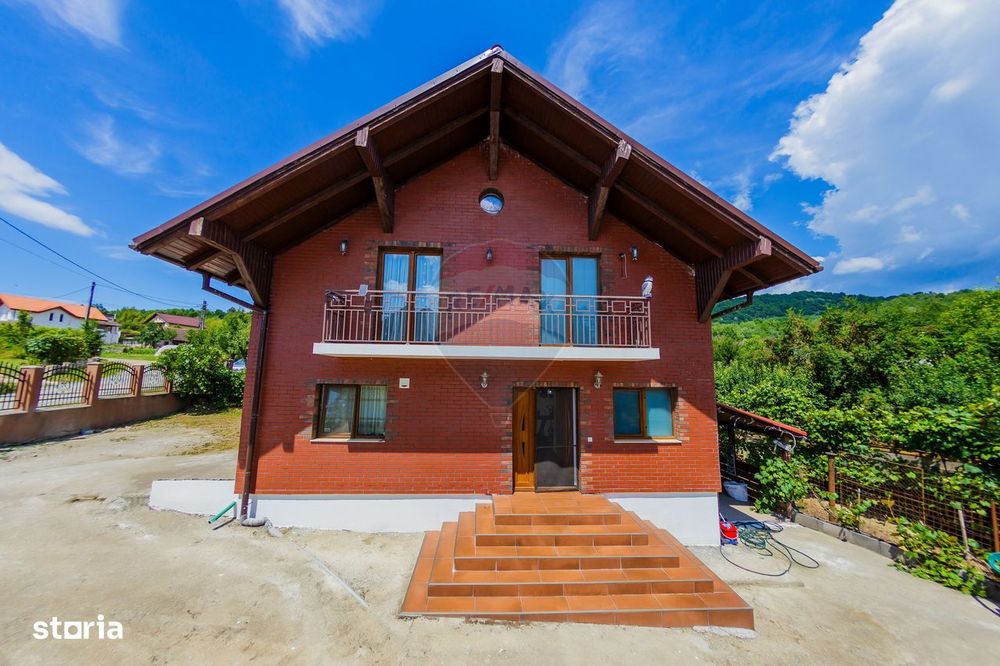 DE VANZARE vila de lux in Tautii de Sus