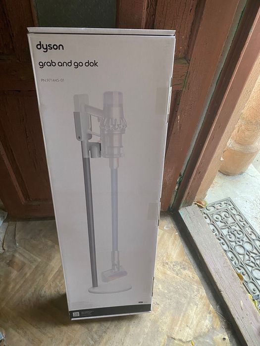 Suport podea pentru andocare și încărcare aspirator dyson  V11 și v15