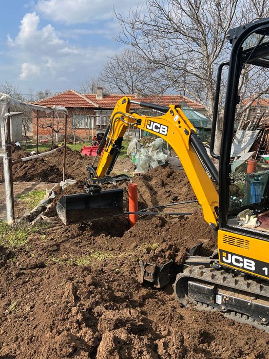 Услуги с Мини багер и хидравличен чук — влизам където голям багер не може
